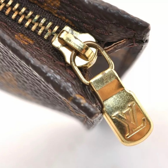 Authentic Luis Vuitton monogram pouch and LV chain totally authentic the chain - Picture 13 of 17